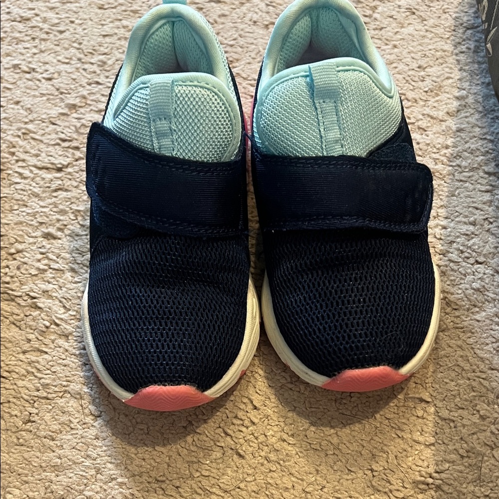 Carter’s Size 9 Toddler Girl Navy and Light Blue Sneakers
